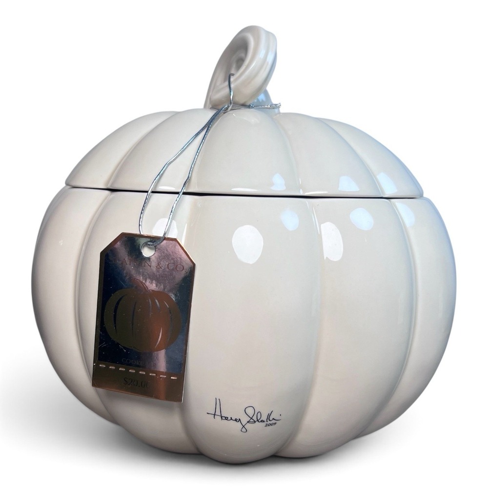 2009 Harry Slatkin Bath & Body White Ceramic Fall Pumpkin Cookie Jar Candy Dish